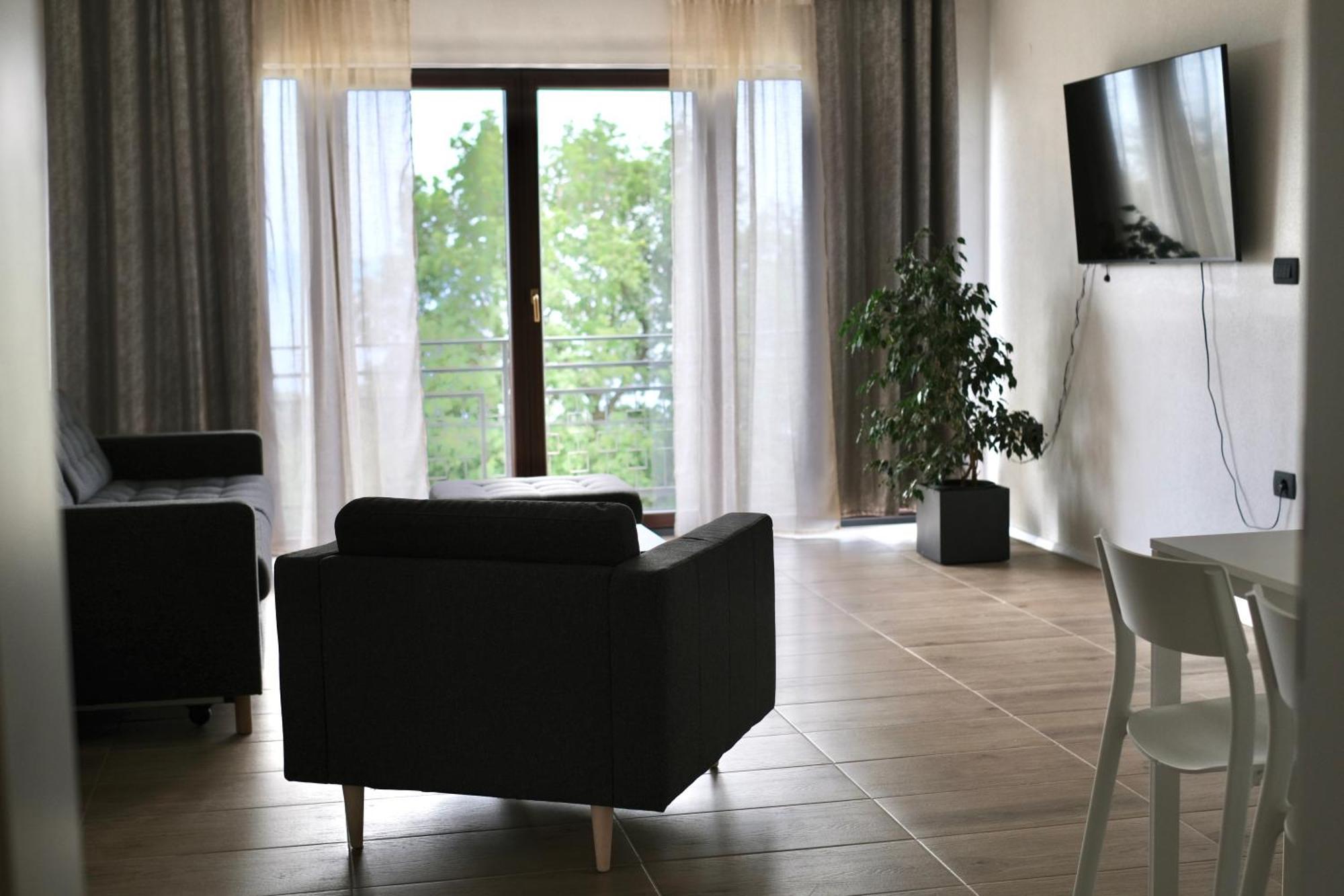 Apartments Hiper Матулі Екстер'єр фото
